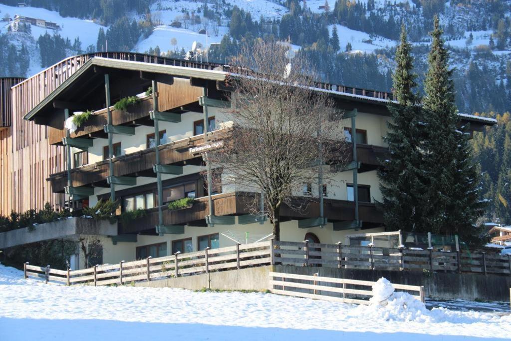 Ferienwohnungen Egger - Direkt An Der Spieljochbahn Fugen Bagian luar foto