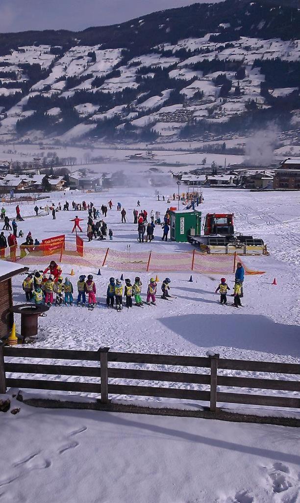 Ferienwohnungen Egger - Direkt An Der Spieljochbahn Fugen Bagian luar foto